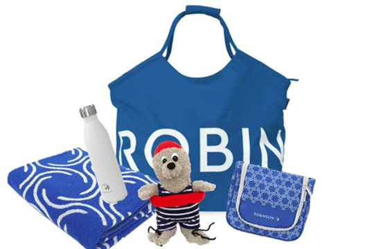 Robinson Fanpaket mit einer Tasche, einem Handtuch, einer Trinkflasche und einem Kosmetikbeutel, alles in blau weiß
